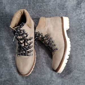 Steve Madden Leather Hiking Boots Women’s Size 7 Chunky Sole Lace-Up Ankle